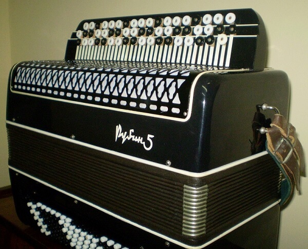 Баян Рубин-5